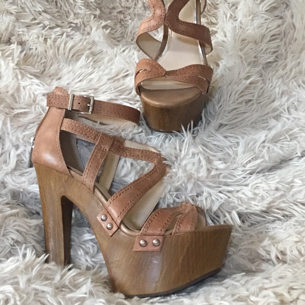 Awesome JS platform heeled sandals